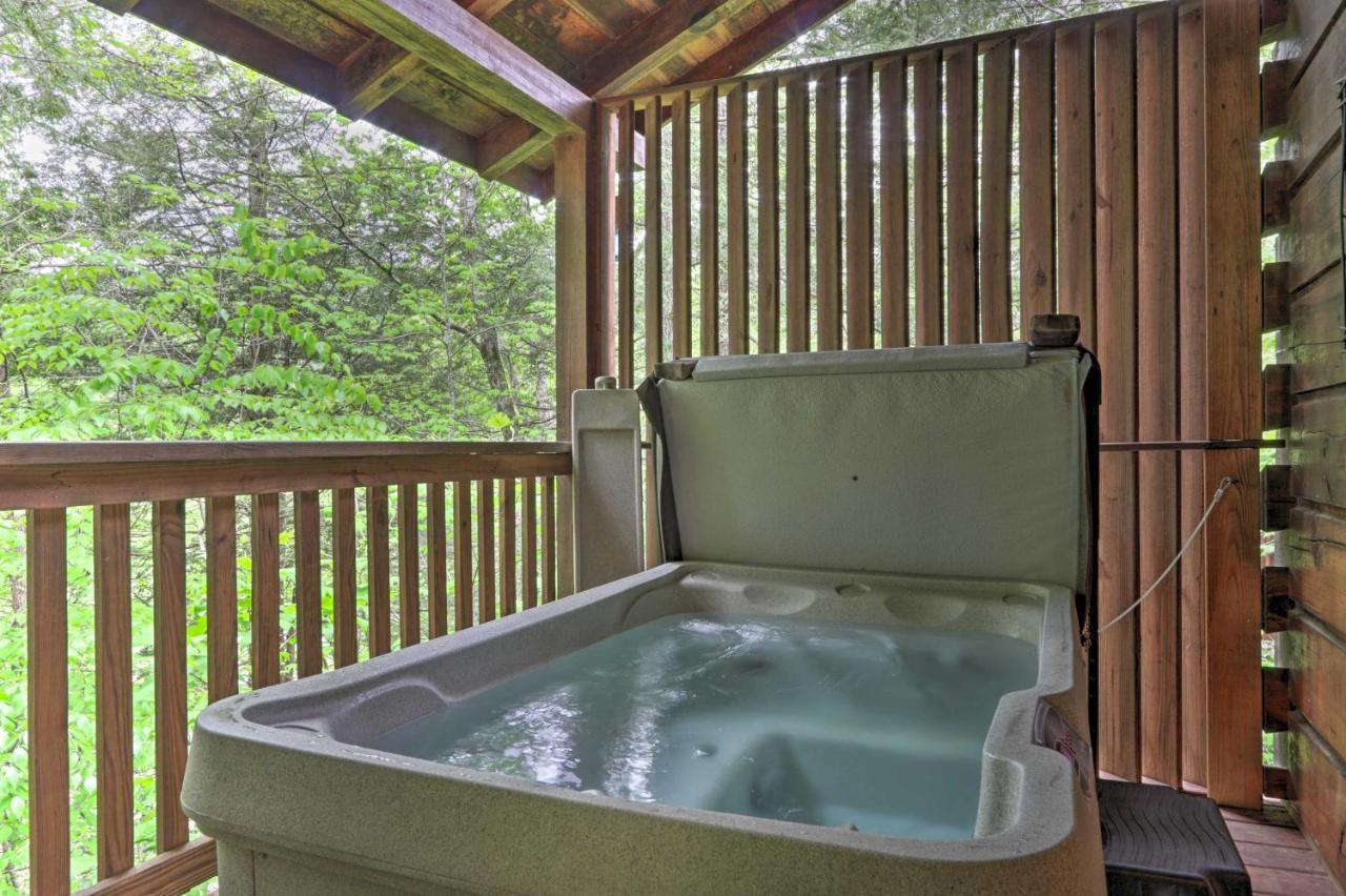 Apartmán Romantic Gatlinburg Cabin With Hot Tub And Pool Access Exteriér fotografie