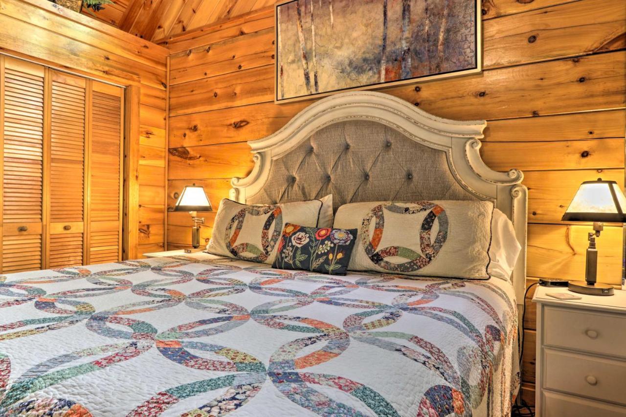 Apartmán Romantic Gatlinburg Cabin With Hot Tub And Pool Access Exteriér fotografie
