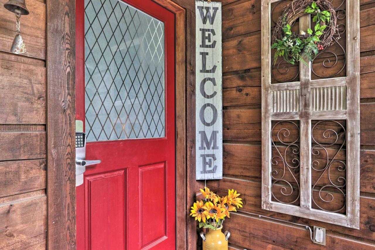 Apartmán Romantic Gatlinburg Cabin With Hot Tub And Pool Access Exteriér fotografie