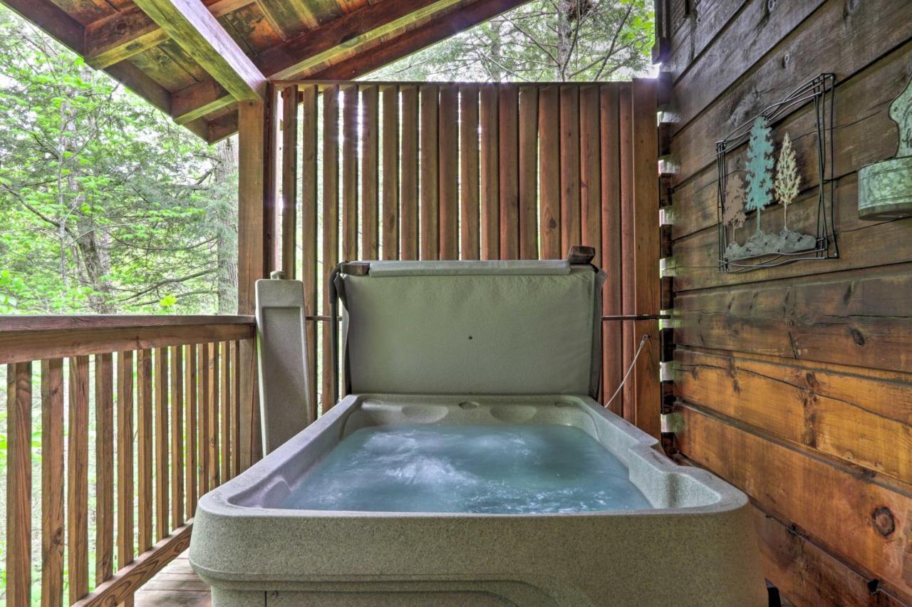 Apartmán Romantic Gatlinburg Cabin With Hot Tub And Pool Access Exteriér fotografie
