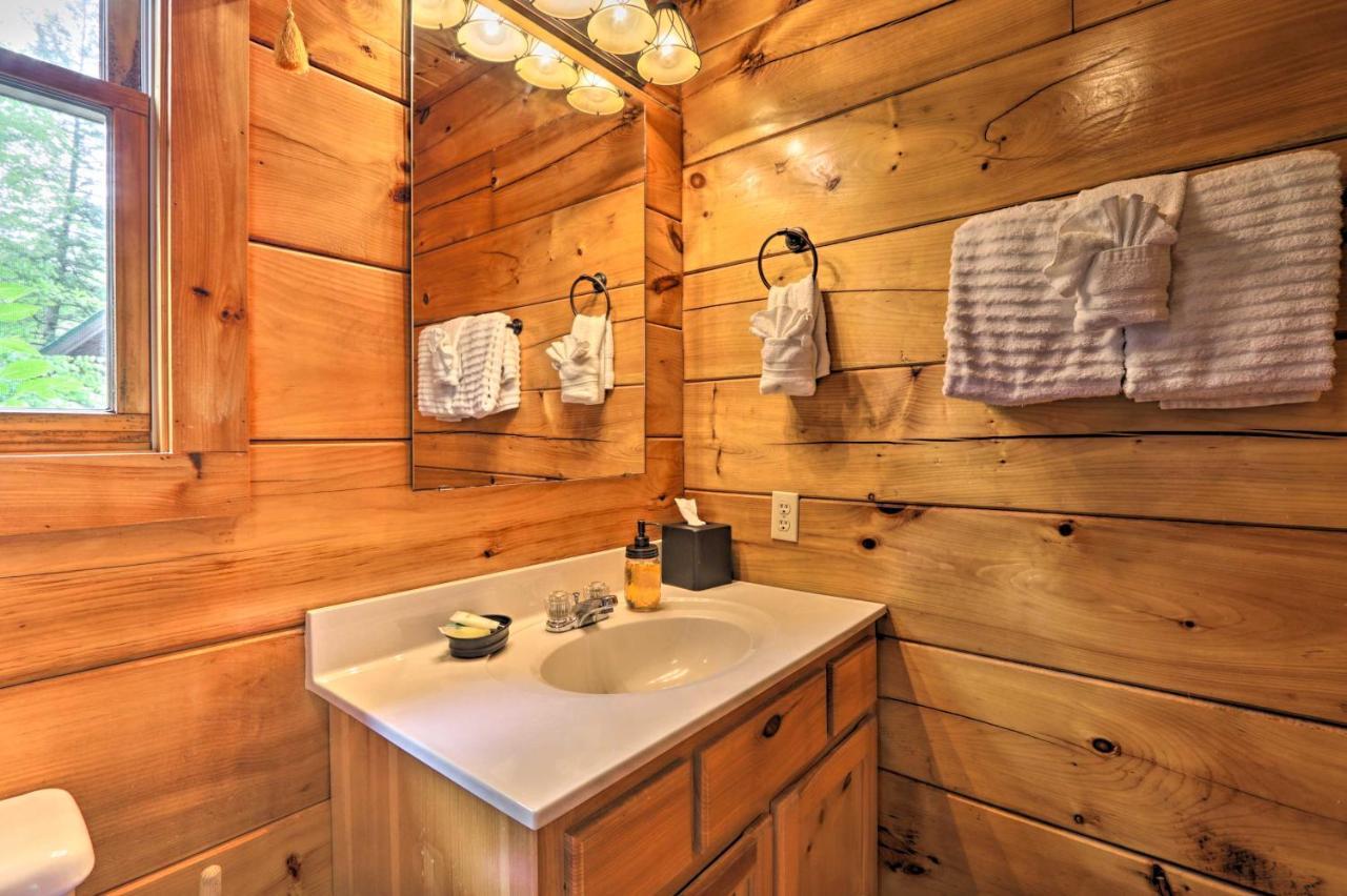 Apartmán Romantic Gatlinburg Cabin With Hot Tub And Pool Access Exteriér fotografie
