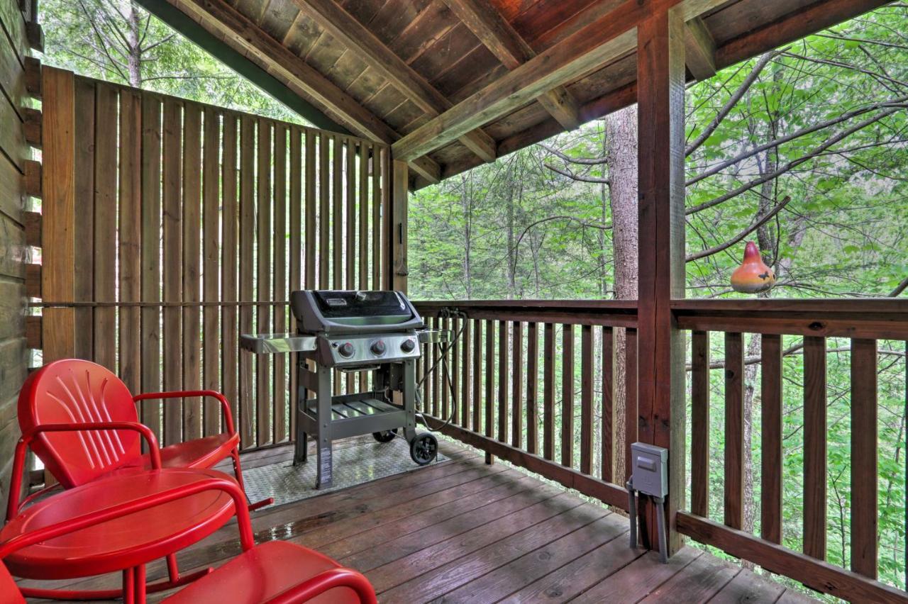 Apartmán Romantic Gatlinburg Cabin With Hot Tub And Pool Access Exteriér fotografie