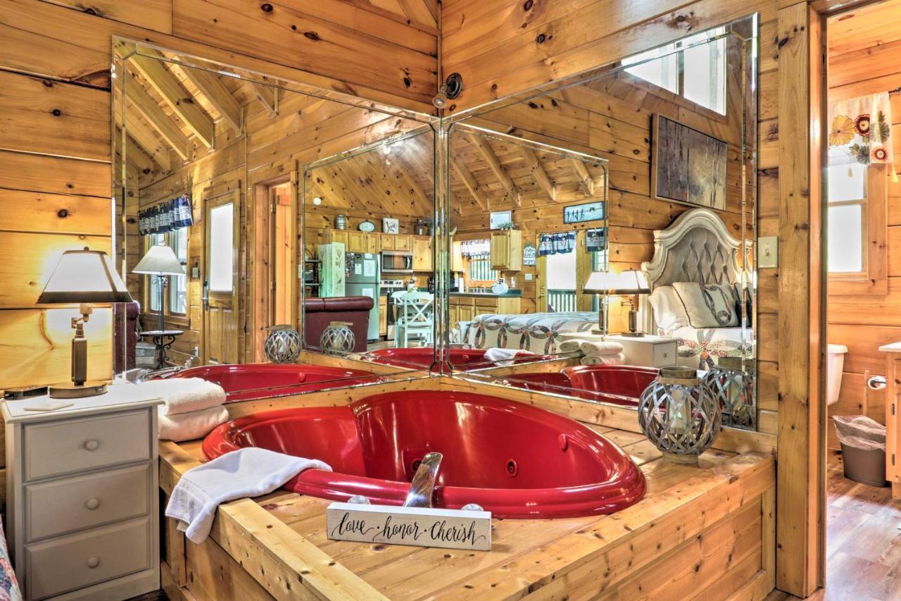 Apartmán Romantic Gatlinburg Cabin With Hot Tub And Pool Access Exteriér fotografie