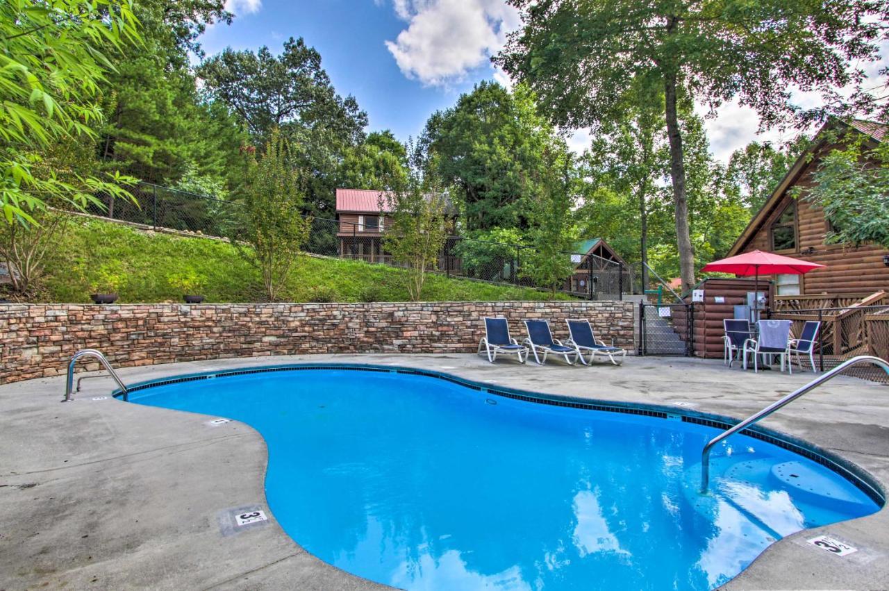 Apartmán Romantic Gatlinburg Cabin With Hot Tub And Pool Access Exteriér fotografie